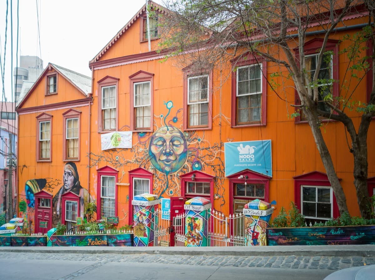 Street art murals in Valparaíso